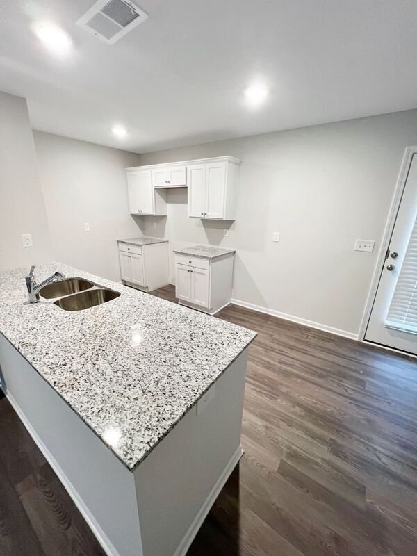 Foto del edificio - 4033 Highland Ave