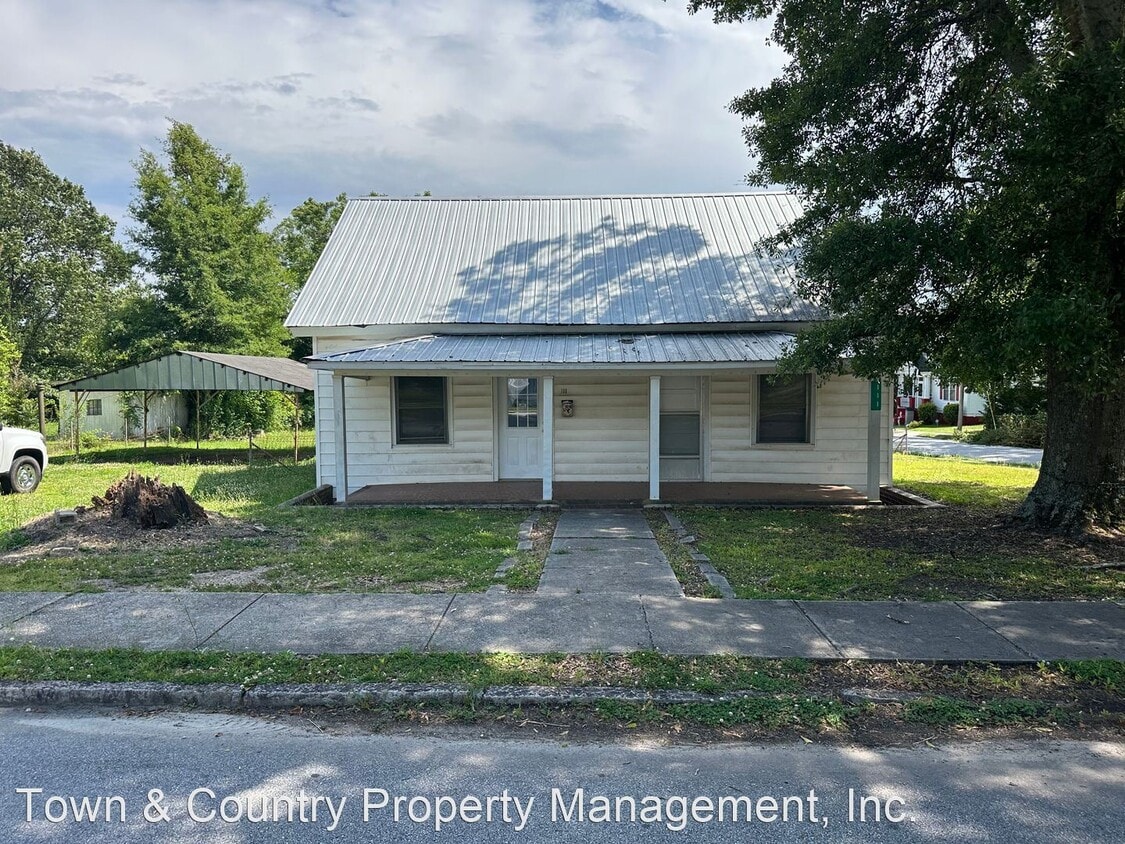 111 Baldwin Ave, Greenwood, SC 29649 House Rental in Greenwood, SC