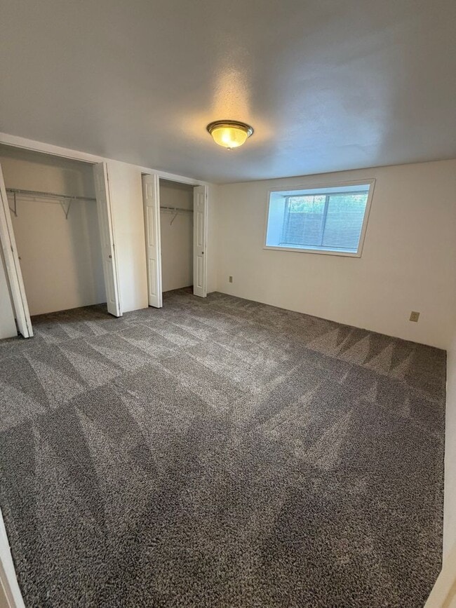 Building Photo - 2 Bedroom 1 Bathroom