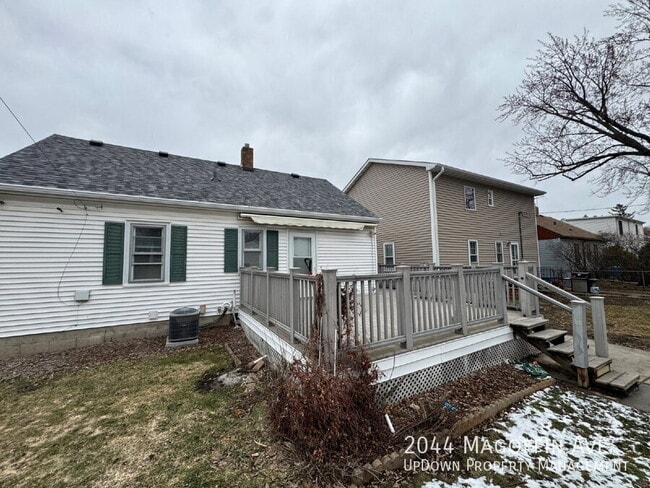 Building Photo - 2044 Magoffin Ave