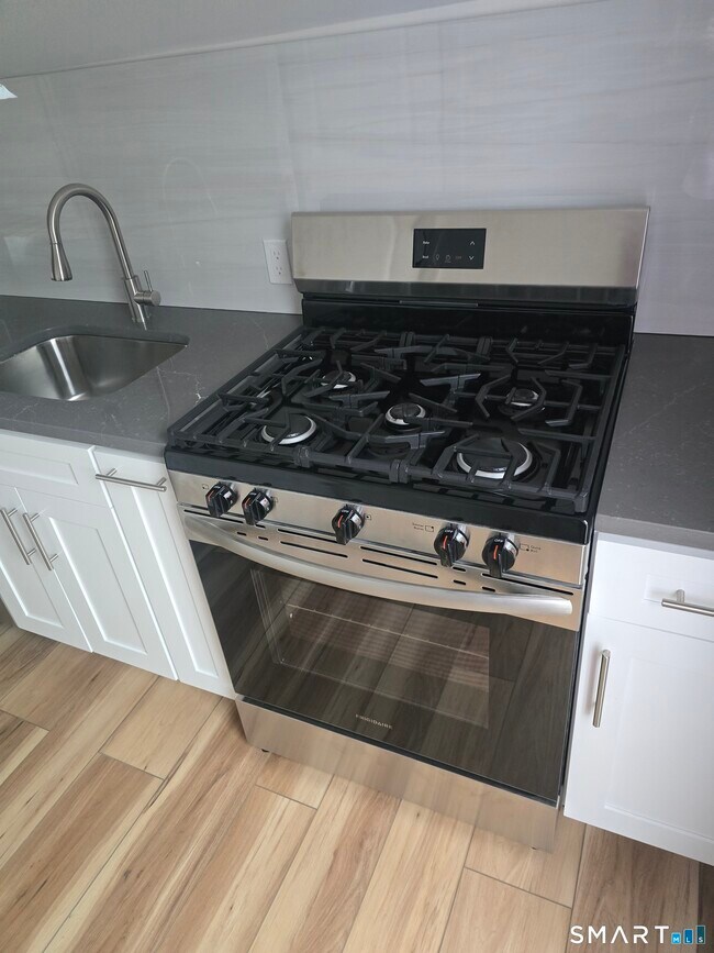 Foto del edificio - 530 Jane St