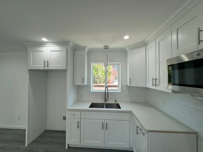 Foto del edificio - Beautiful 2 Bedroom in Norwalk