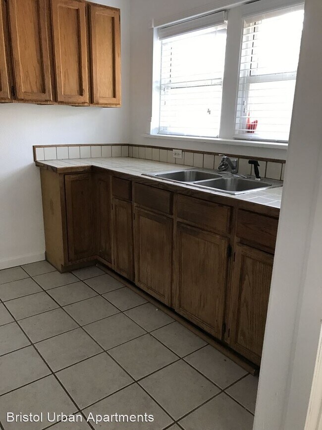 Building Photo - 5318 NE Wistaria Dr