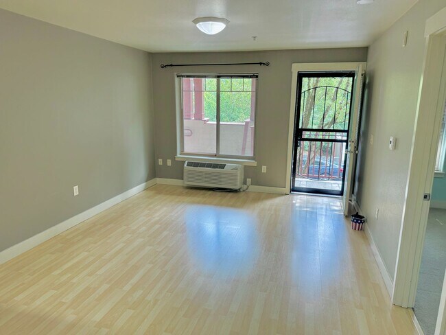 Foto del edificio - 9817 NE Irving St