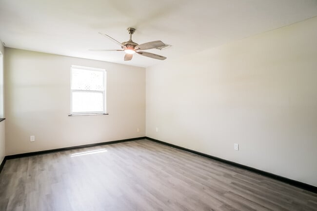 Building Photo - 174 Phoenetia Dr