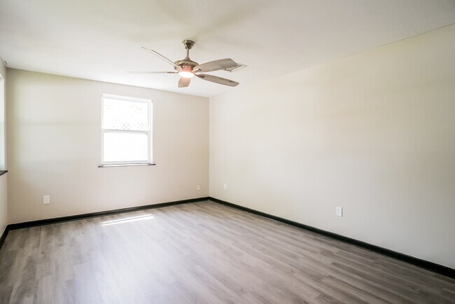 Building Photo - Discover Your Next Home