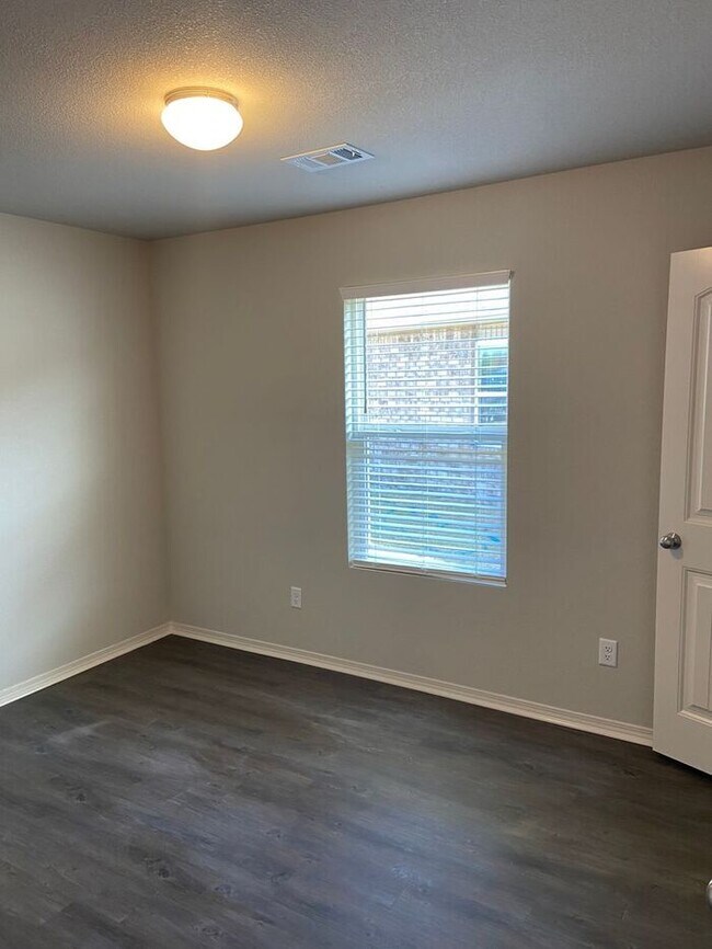 Building Photo - **TAX RELIEF SPECIAL**BRAND NEW Three Bedr...