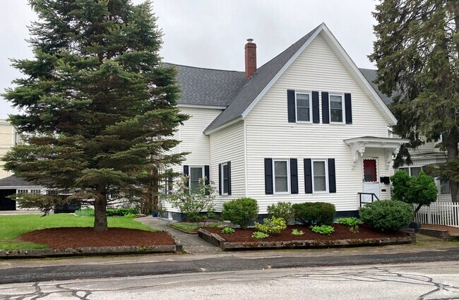 Building Photo - 91 Sagamore St