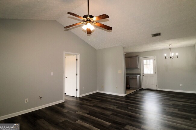 Foto del edificio - 18 Southwind Dr