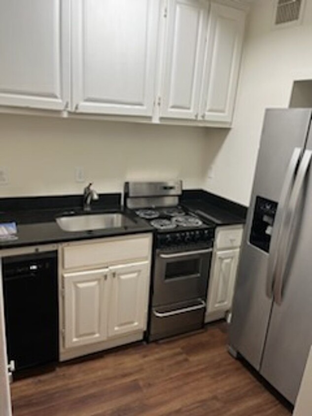 Foto principal - Midtown High Rise Apartment Available Now