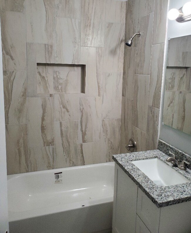 Foto del edificio - 740 Lorrain St