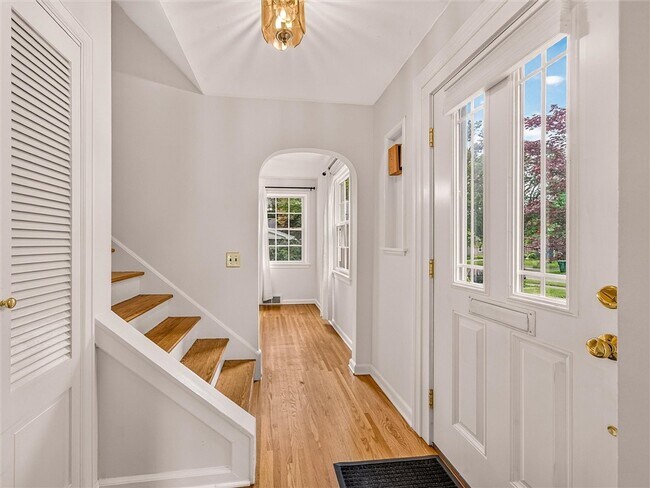 Foto del edificio - 82 Clovercrest Dr