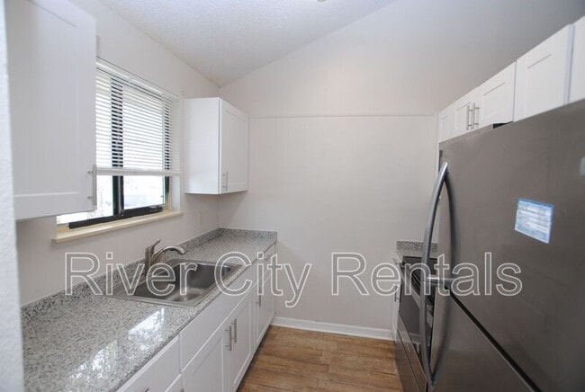 Foto del edificio - 2443 N Seabury Pl