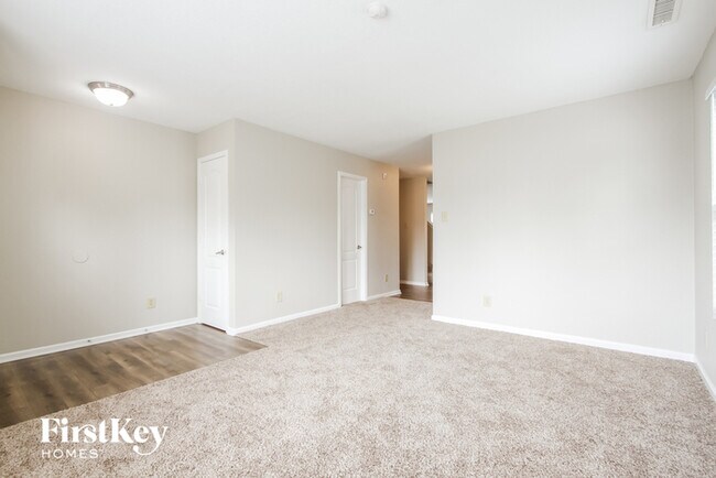 Foto del edificio - 7909 Liberty School Ln