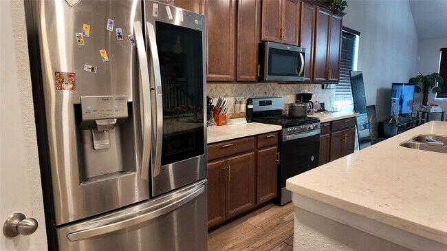 Foto del edificio - 5327 Sunny Ray Dr