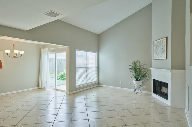 Building Photo - 10319 Richmond Hill Dr