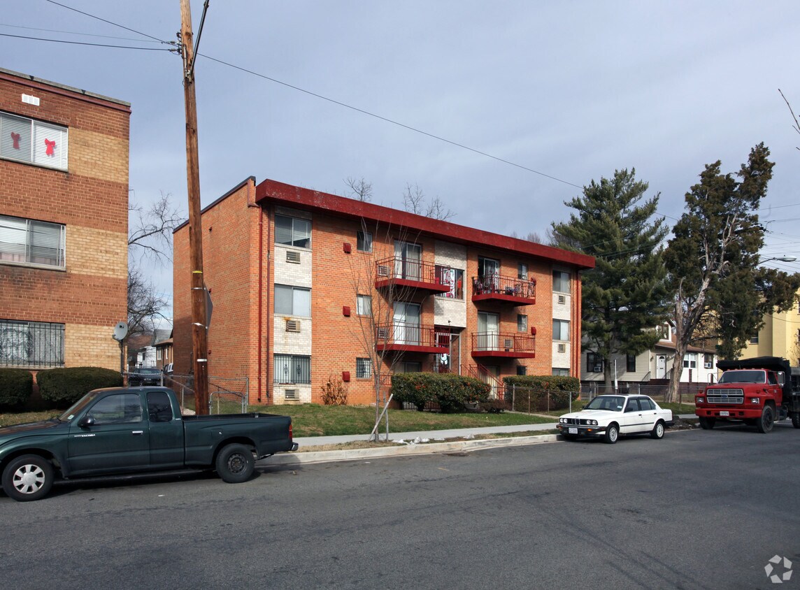 Primary Photo - 1008 Savannah St SE