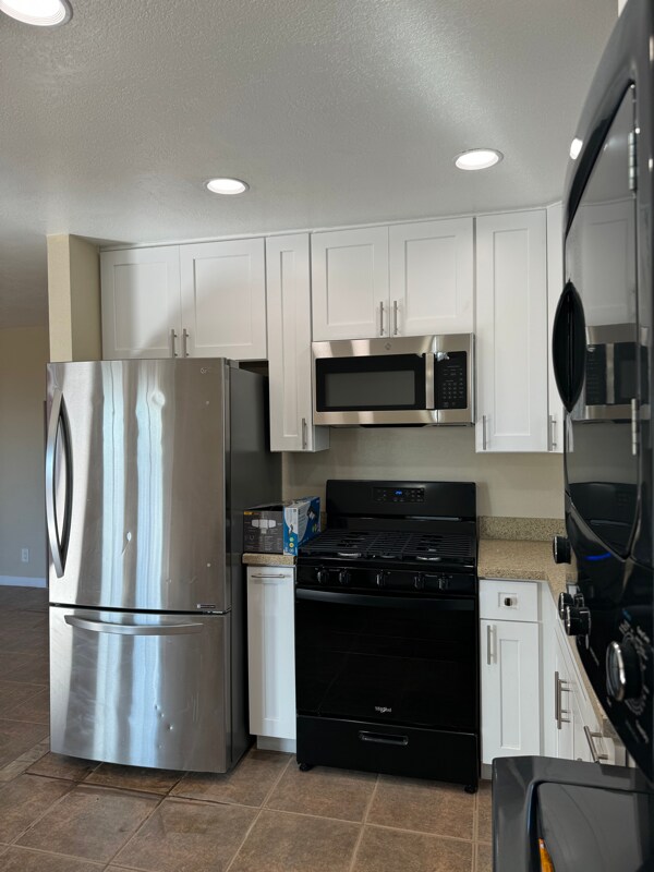 Foto del edificio - 813 N Carey Rd