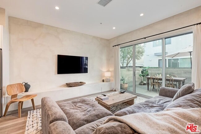 Foto del edificio - 957 Figueroa Terrace