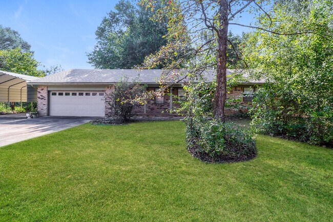 Foto del edificio - Beautiful Brick Three Bedroom