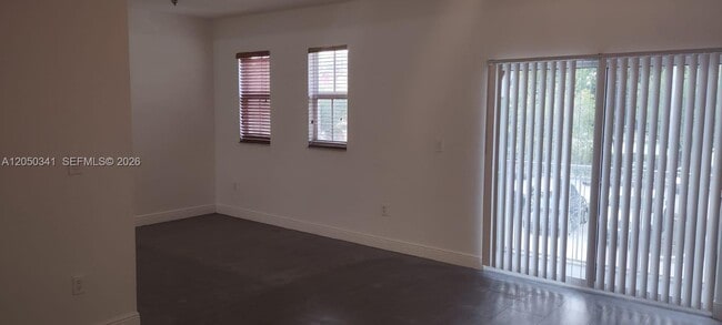 Building Photo - 10902 NW 83rd St