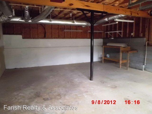 Building Photo - 4 br, 2 bath House - 534 Willow Creek Drive