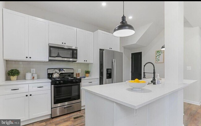 Foto del edificio - 2408 Liberty Heights Ave
