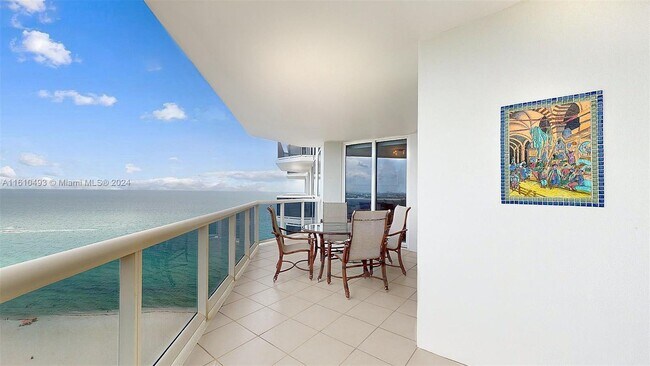 Foto del edificio - 4779 Collins Ave