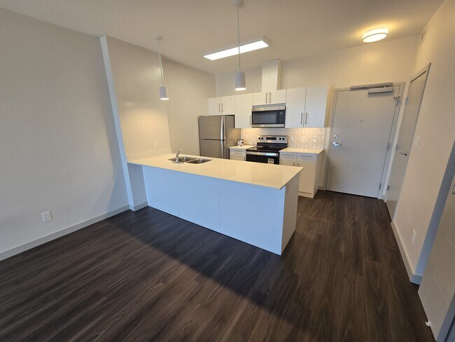 Building Photo - 1125 Pembina Hwy