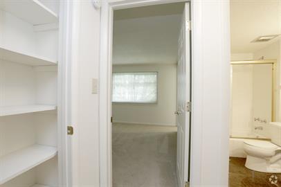 Foto del edificio - 1404 N Mckinley Ave