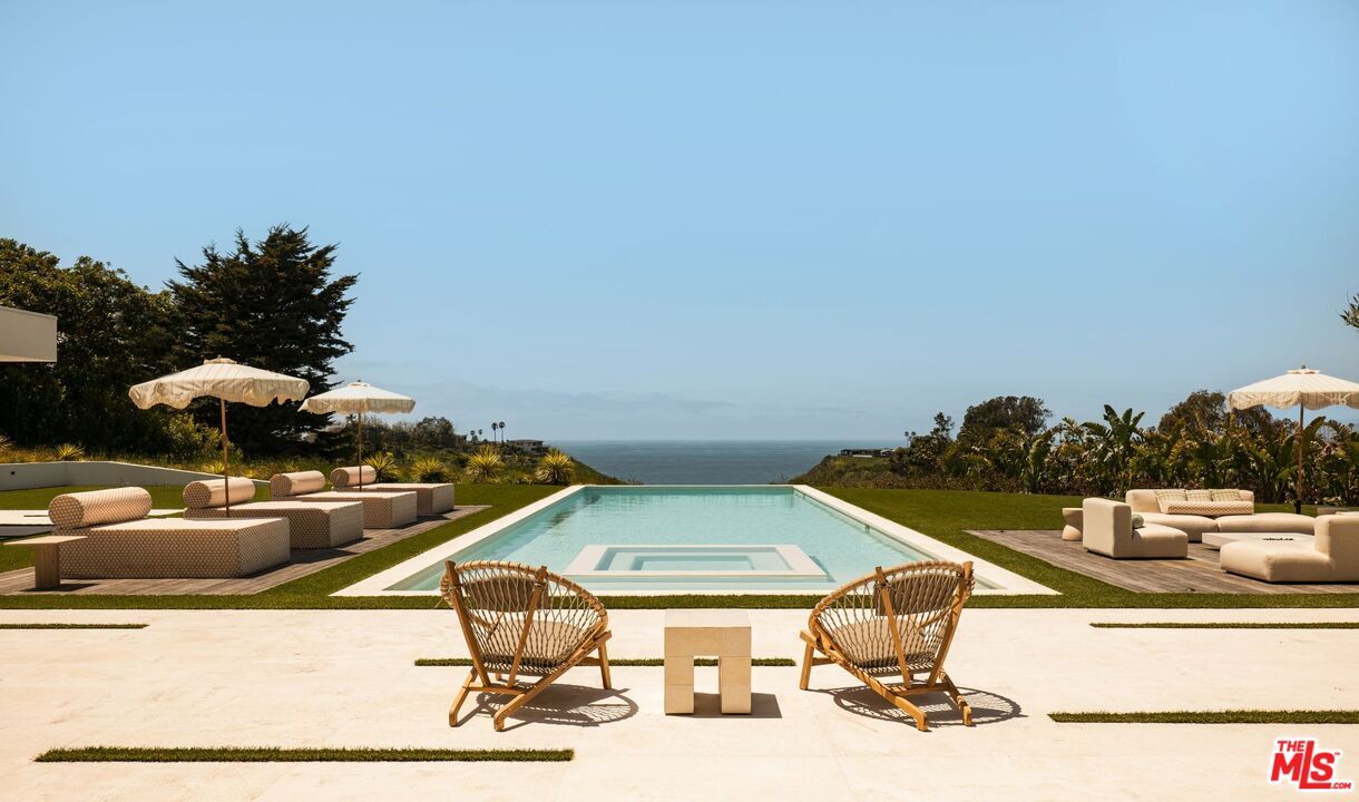 Foto principal - 6889 Dume Dr