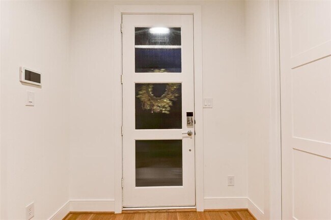 Foto del edificio - 2412 Canal St