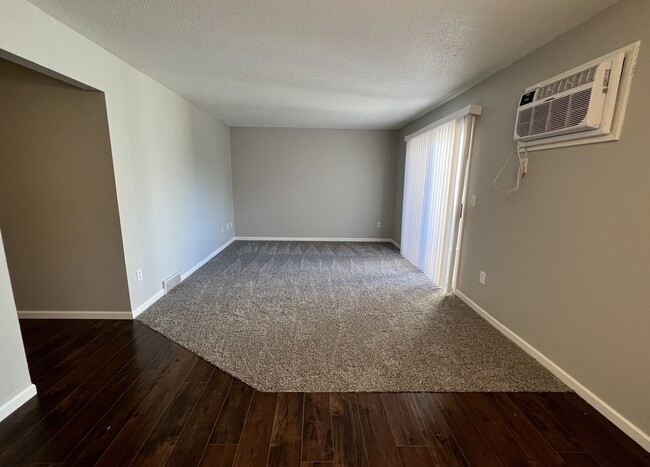 Building Photo - 908 Wescott Sq