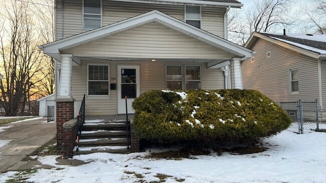 Building Photo - 592 Sanford Ave