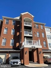 Building Photo - 9713 Handerson Pl