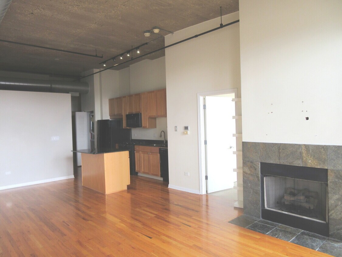 Building Photo - 758 N Larrabee St