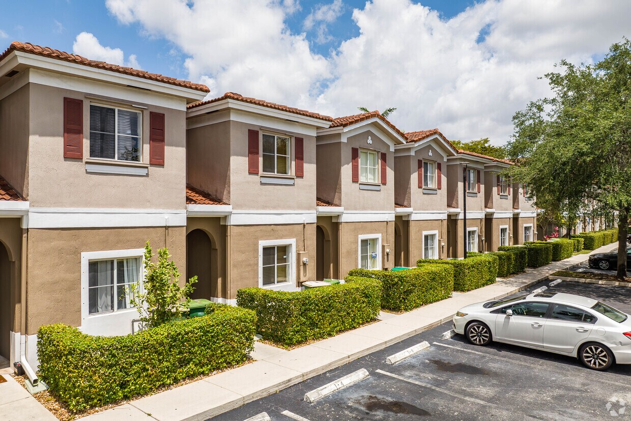 Foto del edificio - 18th Hole at Inverrary Condominiums