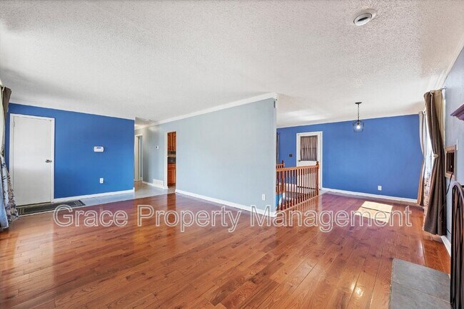 Foto del edificio - 1701 W. 55th Pl.