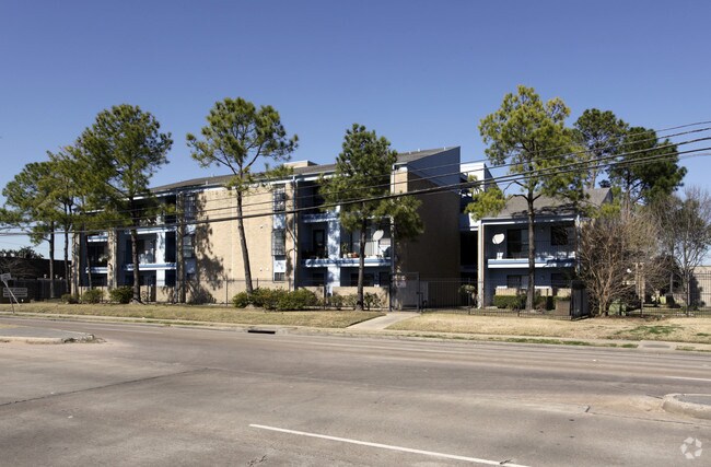 Building Photo - Pinemont Apartments