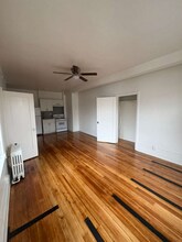 Building Photo - 318 S Kingsley Dr