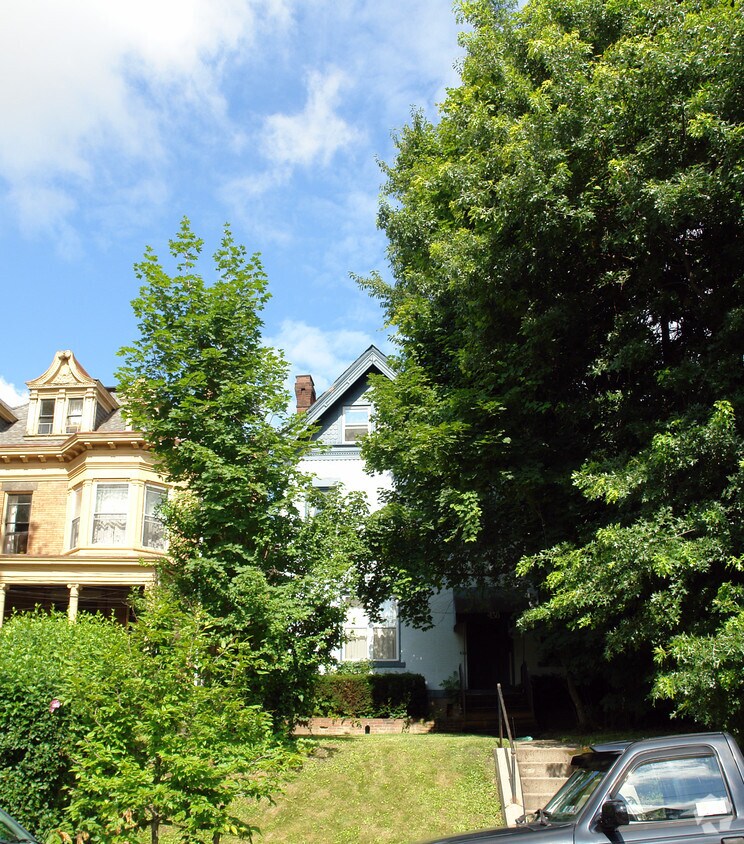 Primary Photo - 438 S Graham St