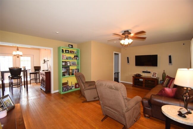Building Photo - 1130 Stonecrest Dr