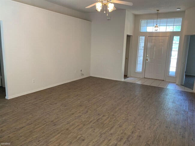 Foto del edificio - 3 br, 2 bath House - 1142 Robin Circle