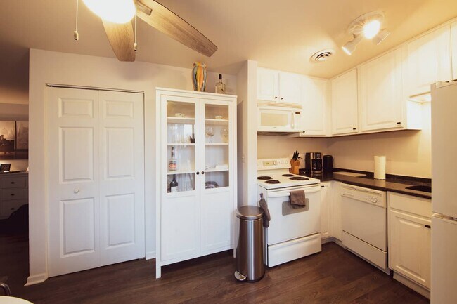 Fotografía del edificio - 310 Lathrop Ave