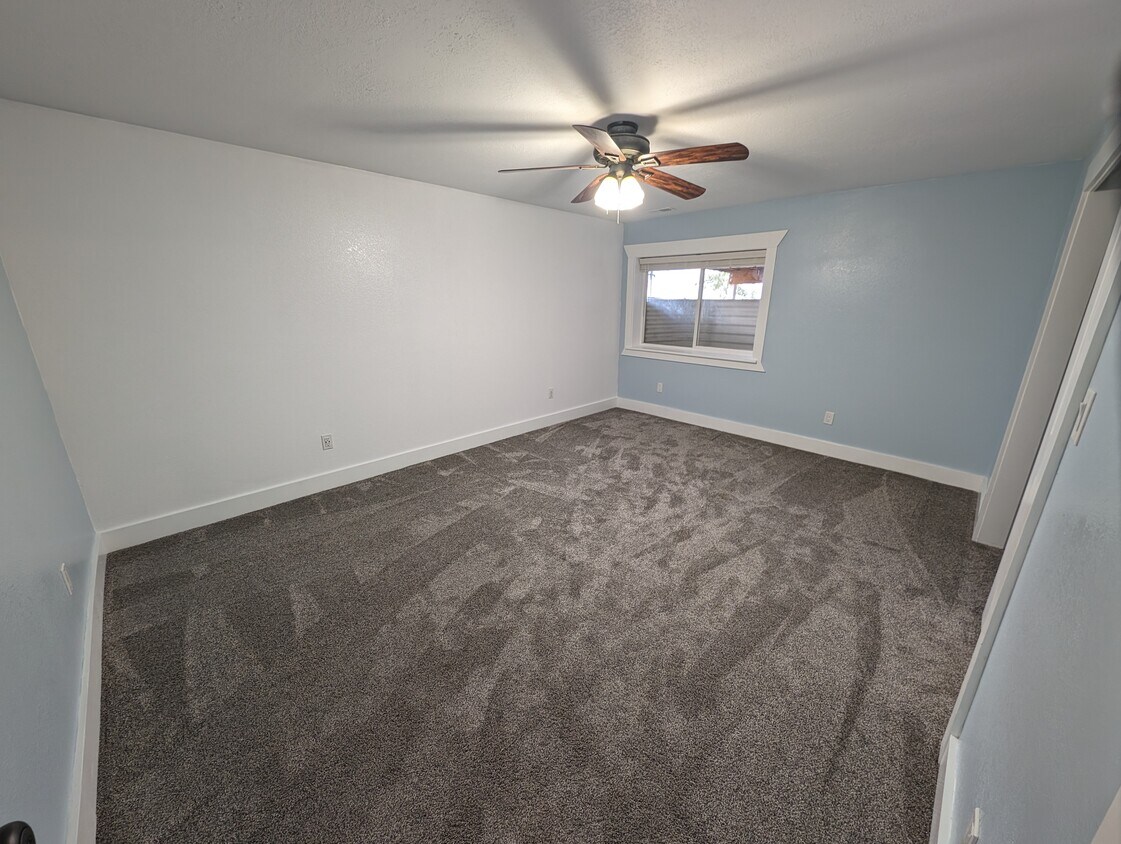 1621 N 2600 W Unit Left Large Bedroom, Lehi, UT 84043 Apartments in