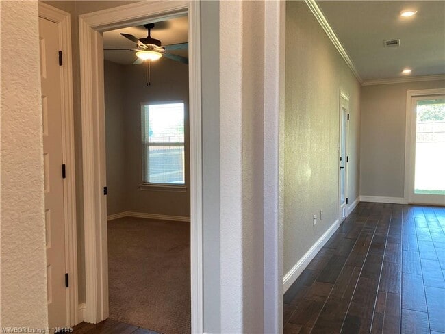 Building Photo - 8000 Jepsen Dr