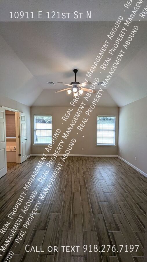 Foto del edificio - 10911 E 121st St N