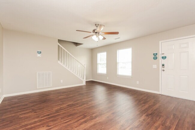 Foto del edificio - 222 Hermitage Dr