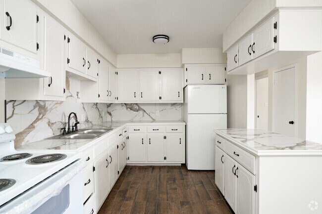 2HAB - 1BA - 850 pies cuadrados - Cocina - Live Oak Apartments