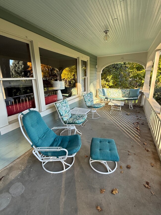 Building Photo - 1373 Barker Rd